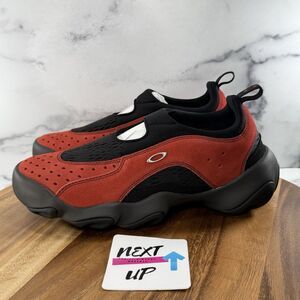 Men’s size 11.5-OAKLEY BRAIN DEAD FACTORY TEAM FLESH SANDAL BRAND NEW LAVA RED